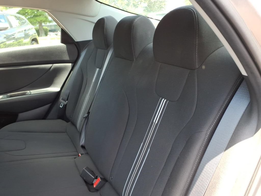 Certified 2023 Hyundai Elantra SEL w/ Convenience Package FWD image 12