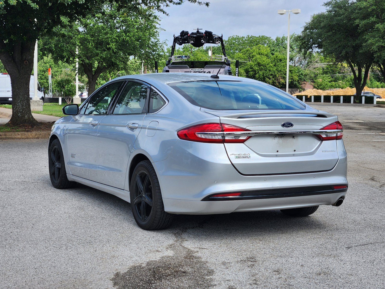 Used 2017 Ford Fusion Energi Titanium FWD image 4