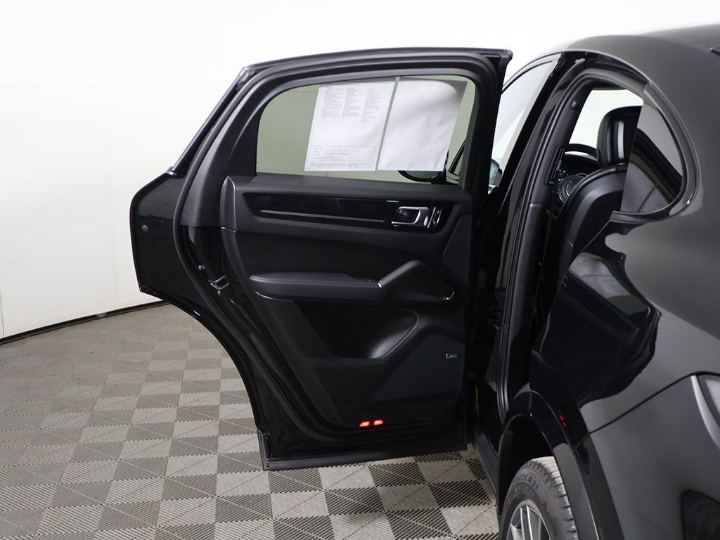 Used 2023 Porsche Cayenne Platinum Edition w/ Premium Package Plus image 24