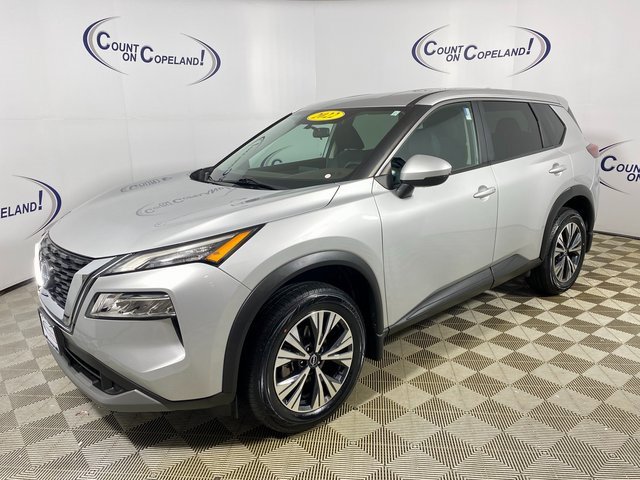 Used 2022 Nissan Rogue SV image 3