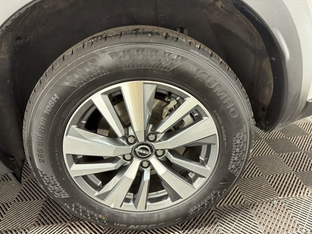 Used 2025 Nissan Pathfinder SL AWD/4WD image 34