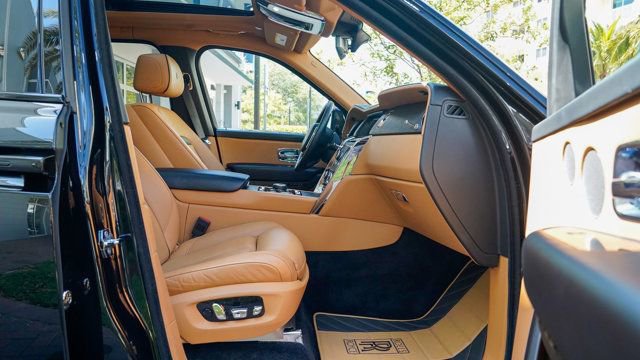 Used 2019 Rolls-Royce Cullinan image 80