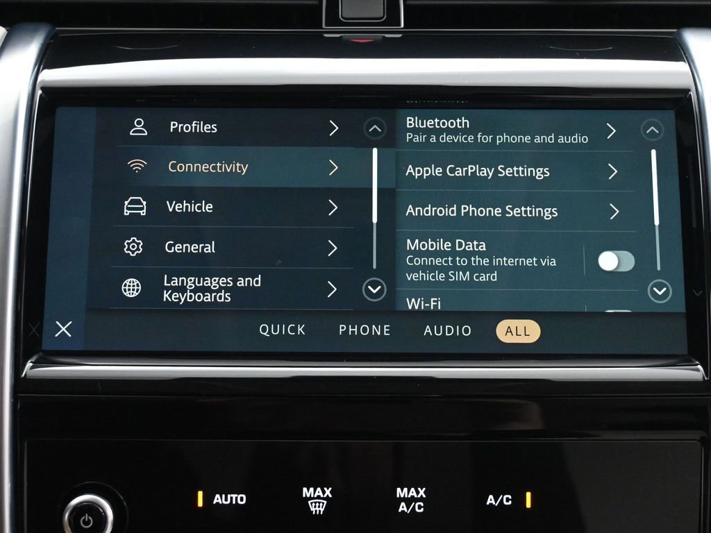 Used 2022 Land Rover Discovery Sport S image 32