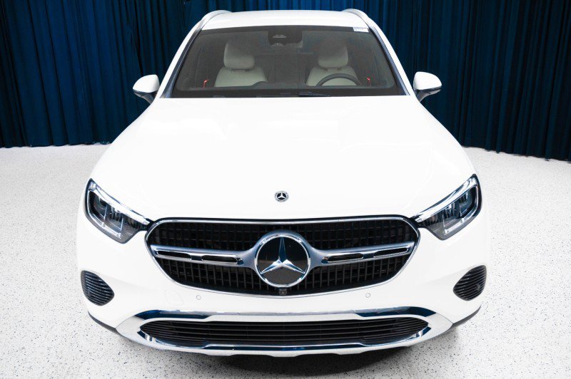 New 2026 Mercedes-Benz GLC 300 image 2
