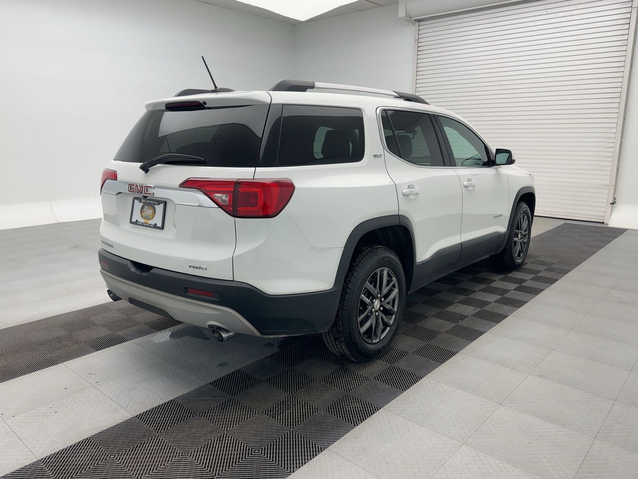 Used 2019 GMC Acadia SLT image 9