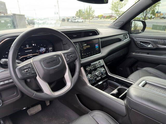 Used 2023 GMC Yukon XL Denali AWD/4WD image 9