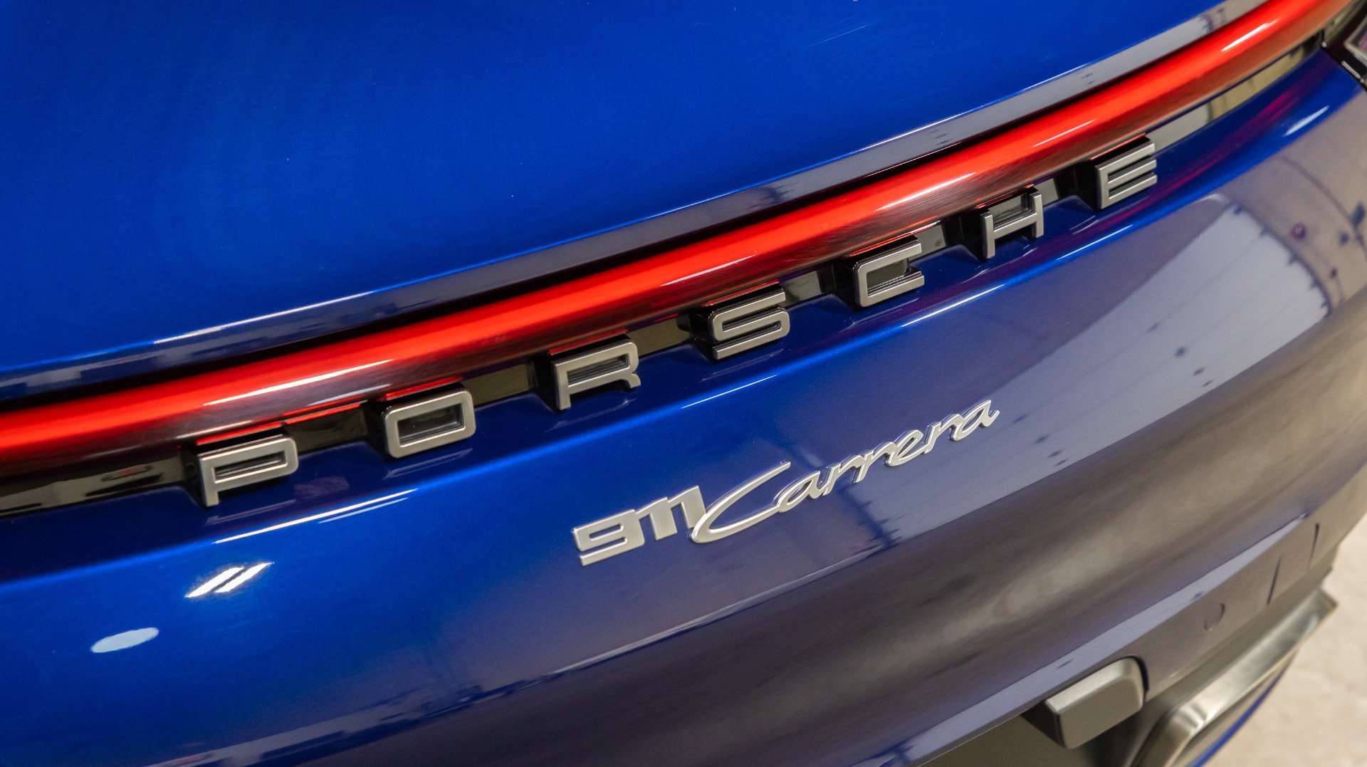 Used 2020 Porsche 911 Carrera w/ Premium Package RWD image 23