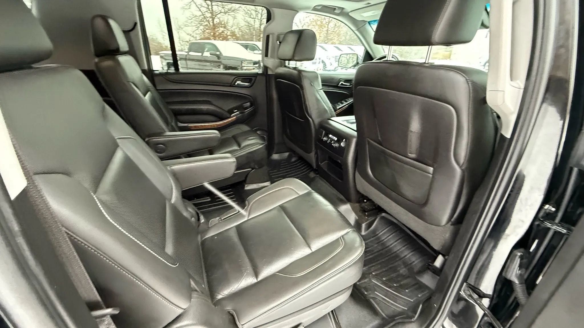 Used 2015 Chevrolet Suburban LTZ image 30