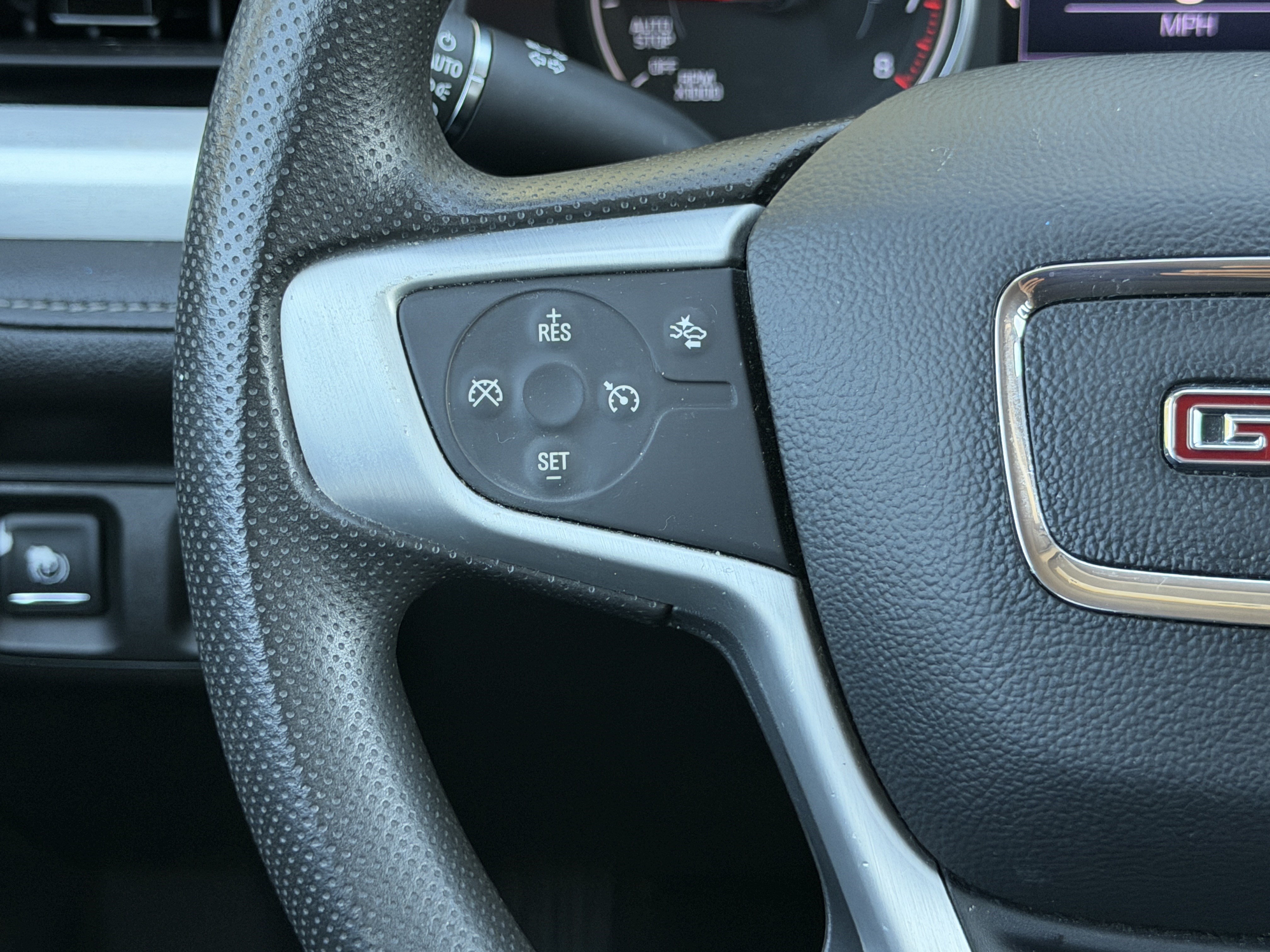 Used 2021 GMC Acadia SLE w/ Driver Convenience Package FWD image 13