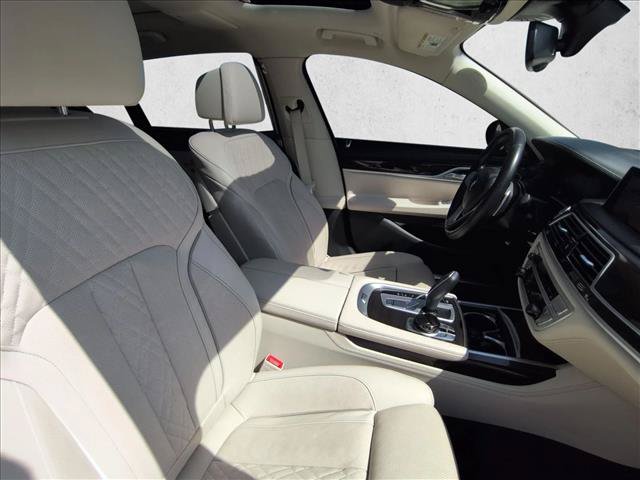 Used 2022 BMW 750i xDrive w/ Executive Package AWD/4WD image 20