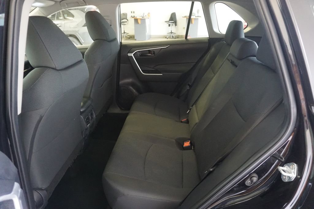 Used 2023 Toyota RAV4 LE AWD/4WD image 12