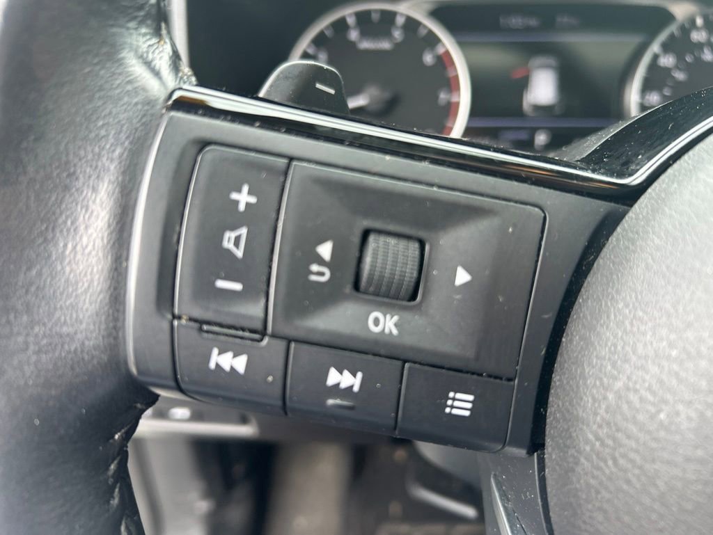 Used 2023 Nissan Rogue SV w/ SV Premium B Package FWD image 19