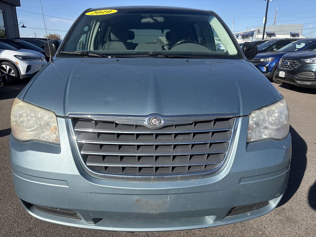 Used 2010 Chrysler Town & Country LX image 6