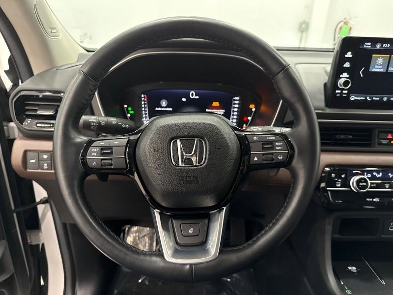 Used 2025 Honda Pilot Elite image 31