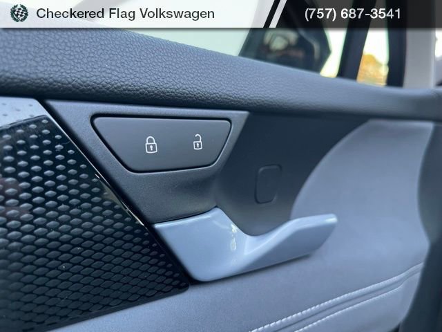 New 2026 Volkswagen Tiguan SE R-Line image 16