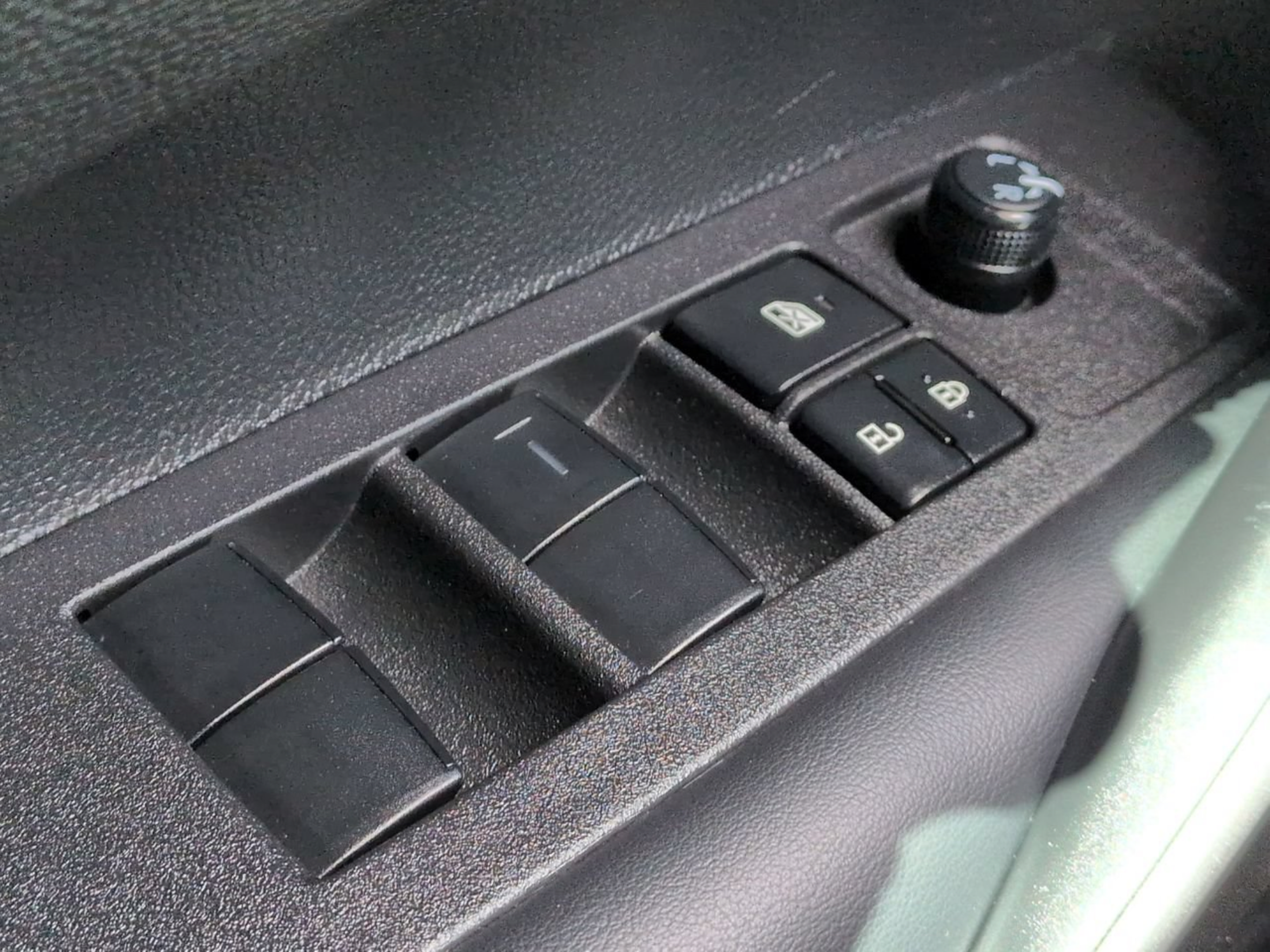 Used 2025 Toyota Corolla SE FWD image 25