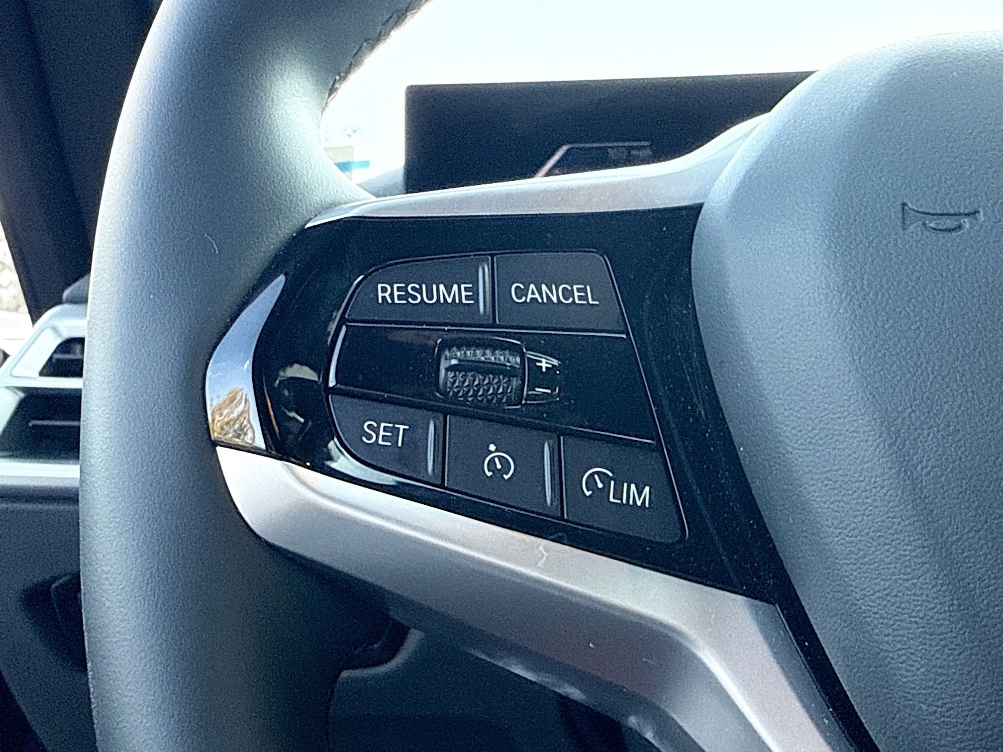 Used 2025 BMW 230i Coupe w/ Convenience Package image 37