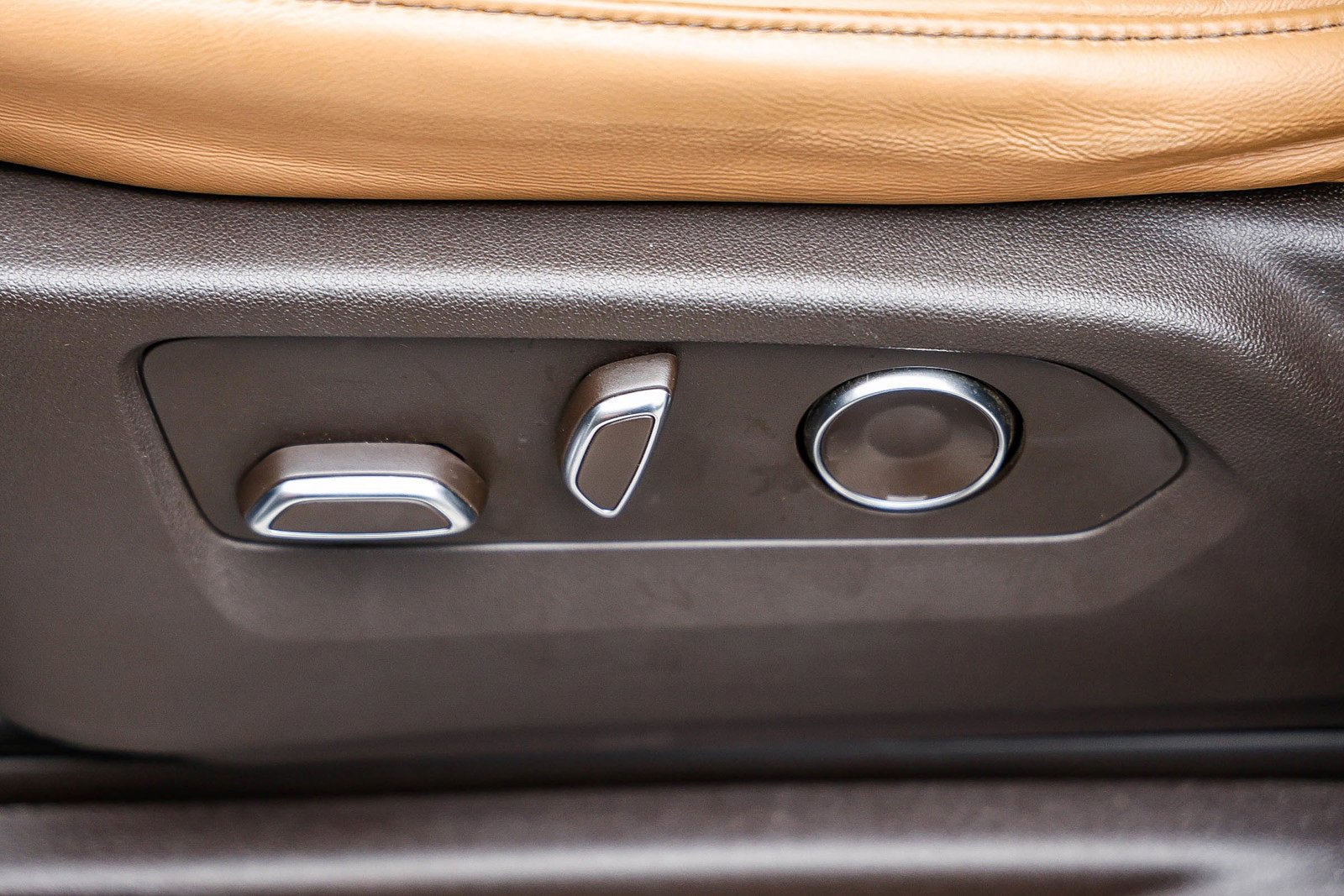 Used 2023 Cadillac Escalade ESV Sport w/ LPO, ONYX Package image 23