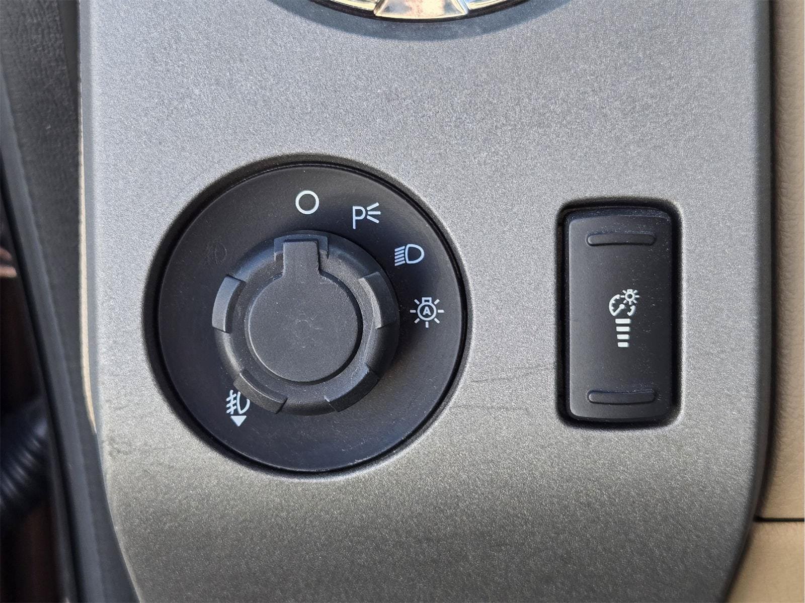 Used 2011 Ford F250 Lariat w/ Lariat Interior Pkg AWD/4WD image 19