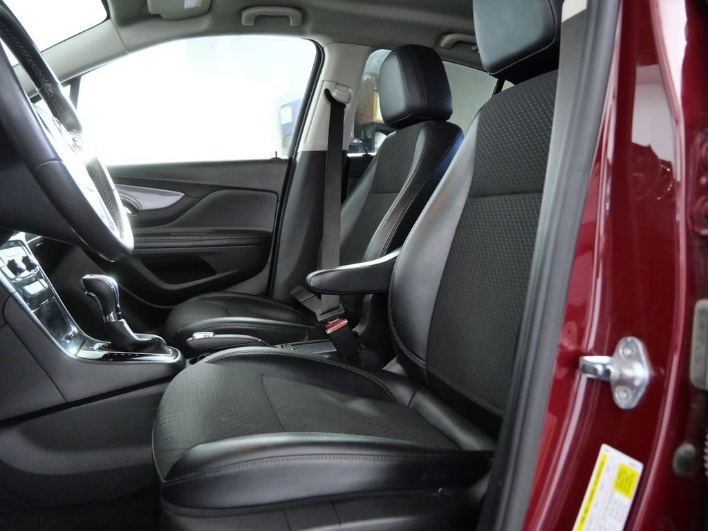 Used 2021 Buick Encore Preferred image 17
