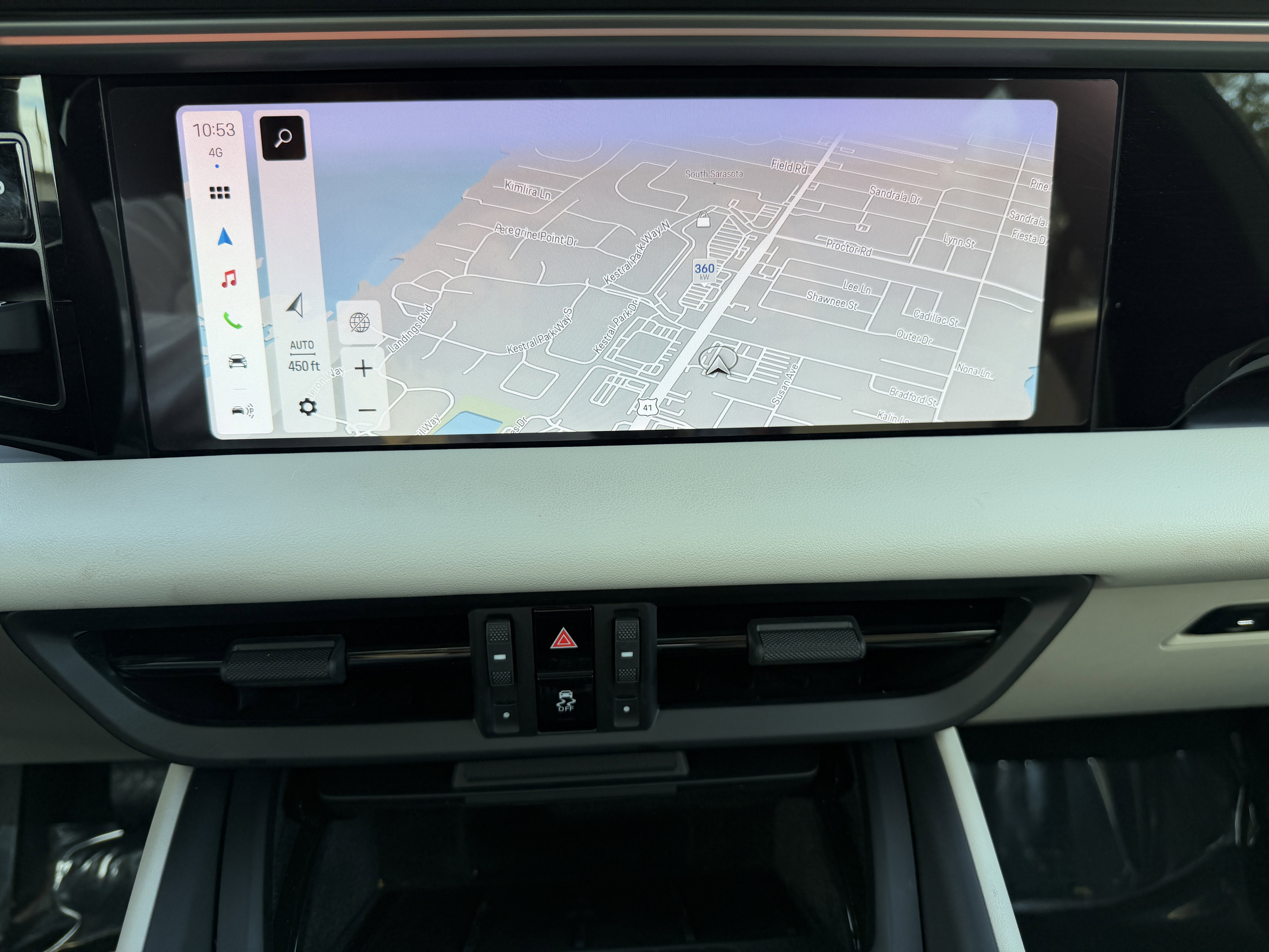 Certified 2024 Porsche Macan 4 Electric image 31