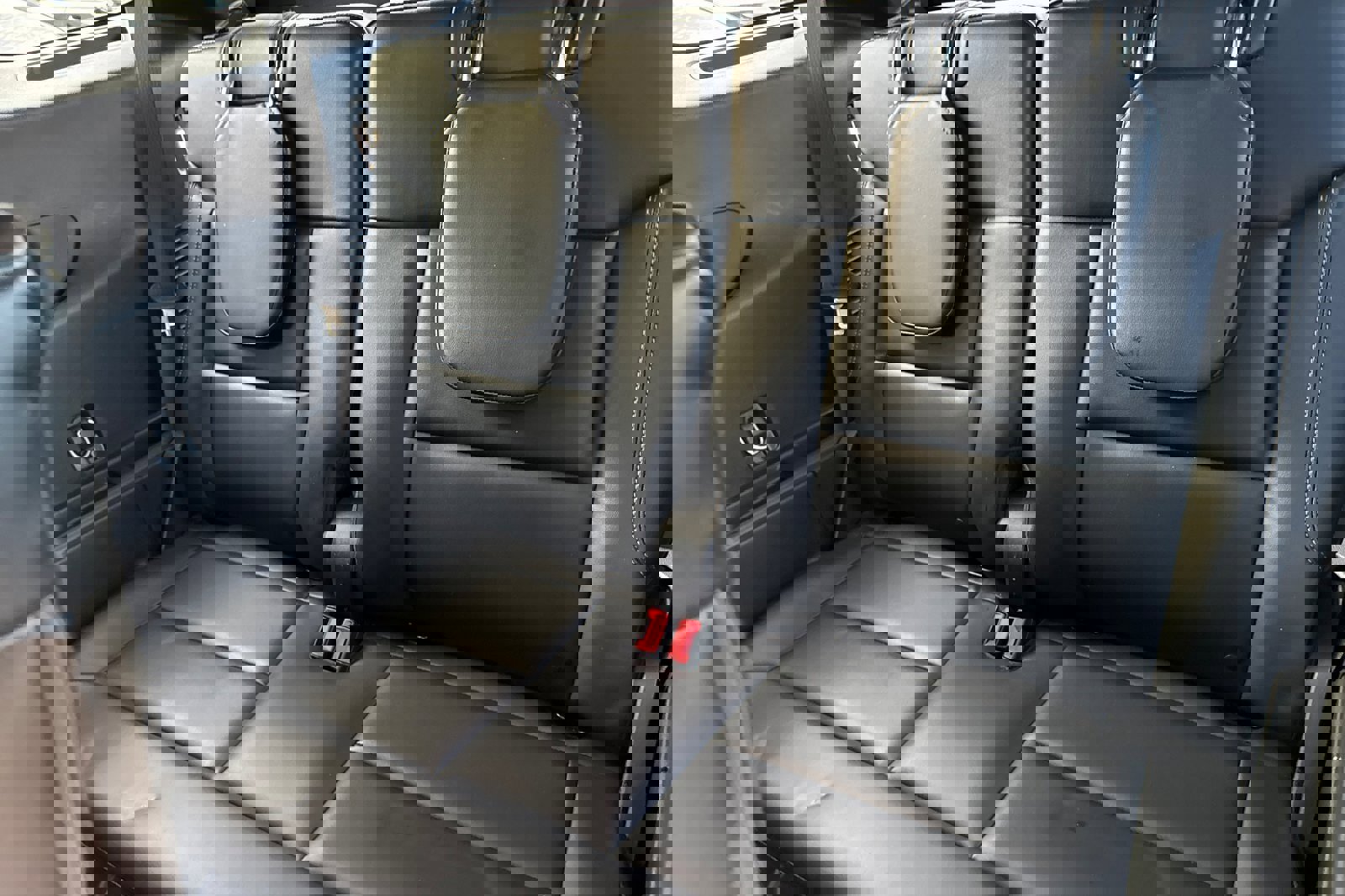 Certified 2022 Ford Explorer XLT w/ Equipment Group 202A image 16