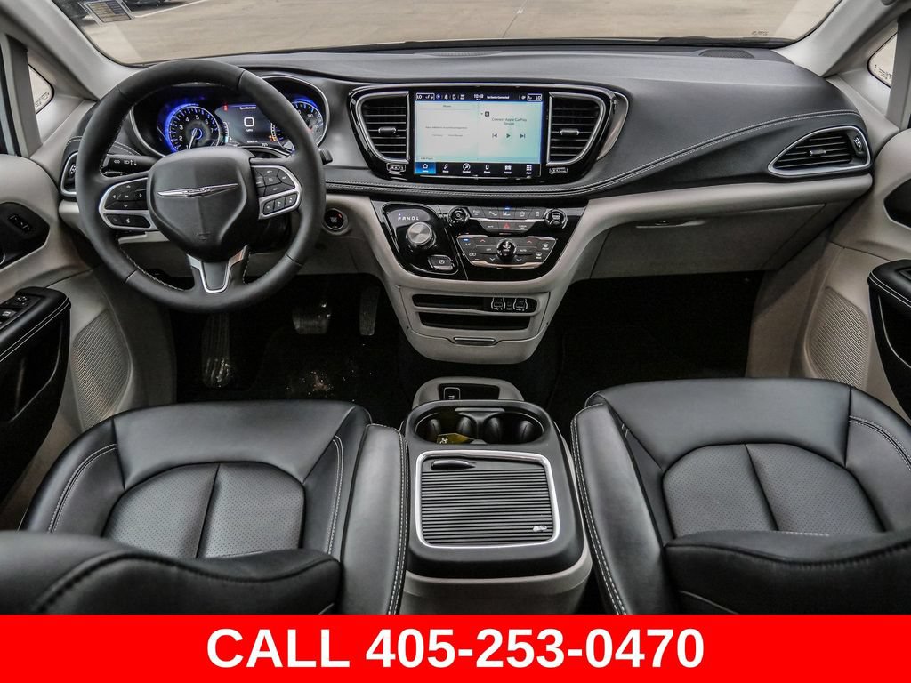 Used 2024 Chrysler Pacifica Touring-L AWD/4WD image 79