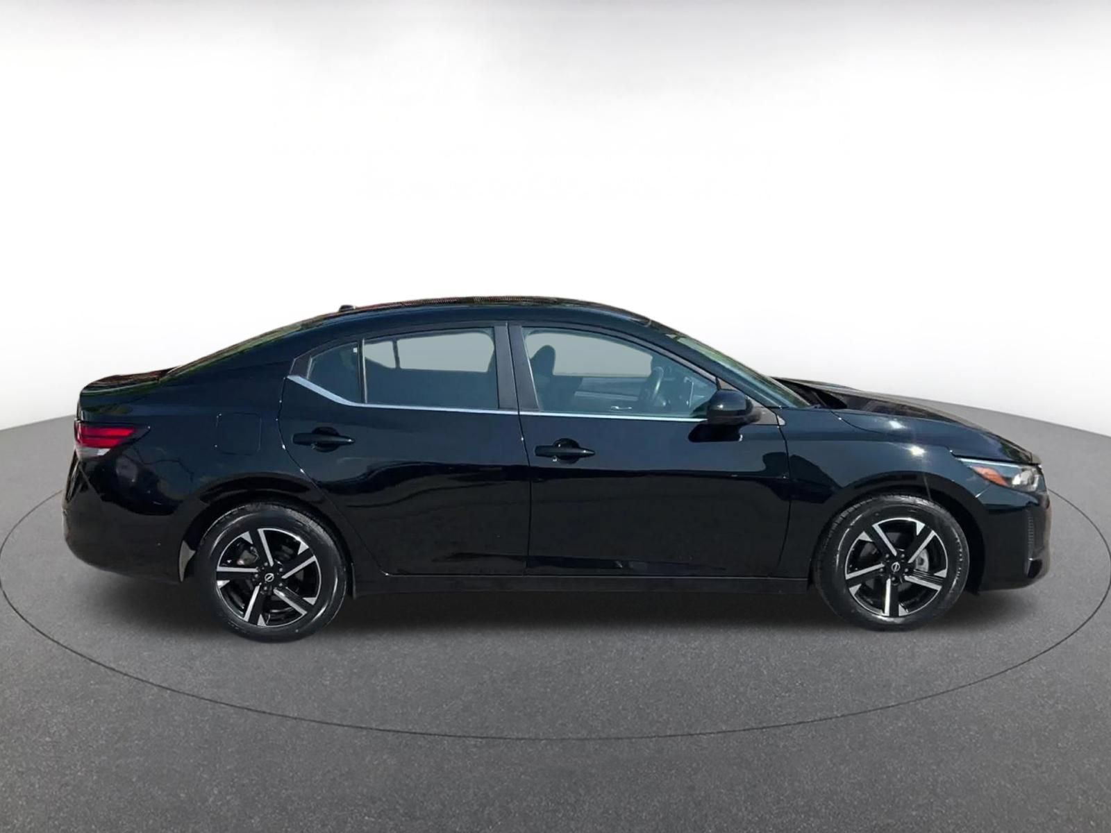 Used 2025 Nissan Sentra SV FWD image 16