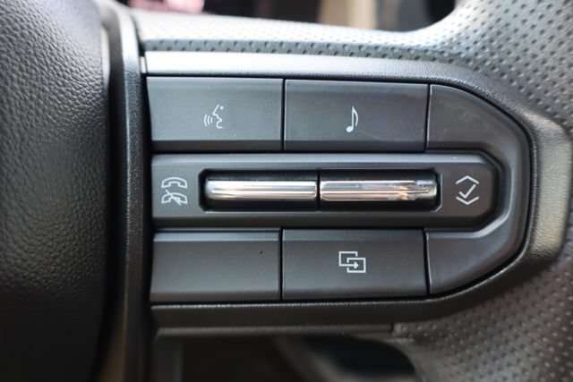 Used 2025 Chevrolet Colorado Trail Boss AWD/4WD image 16