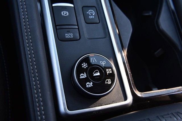 Certified 2025 Nissan Pathfinder Platinum w/ Lighting Package (N93) image 22