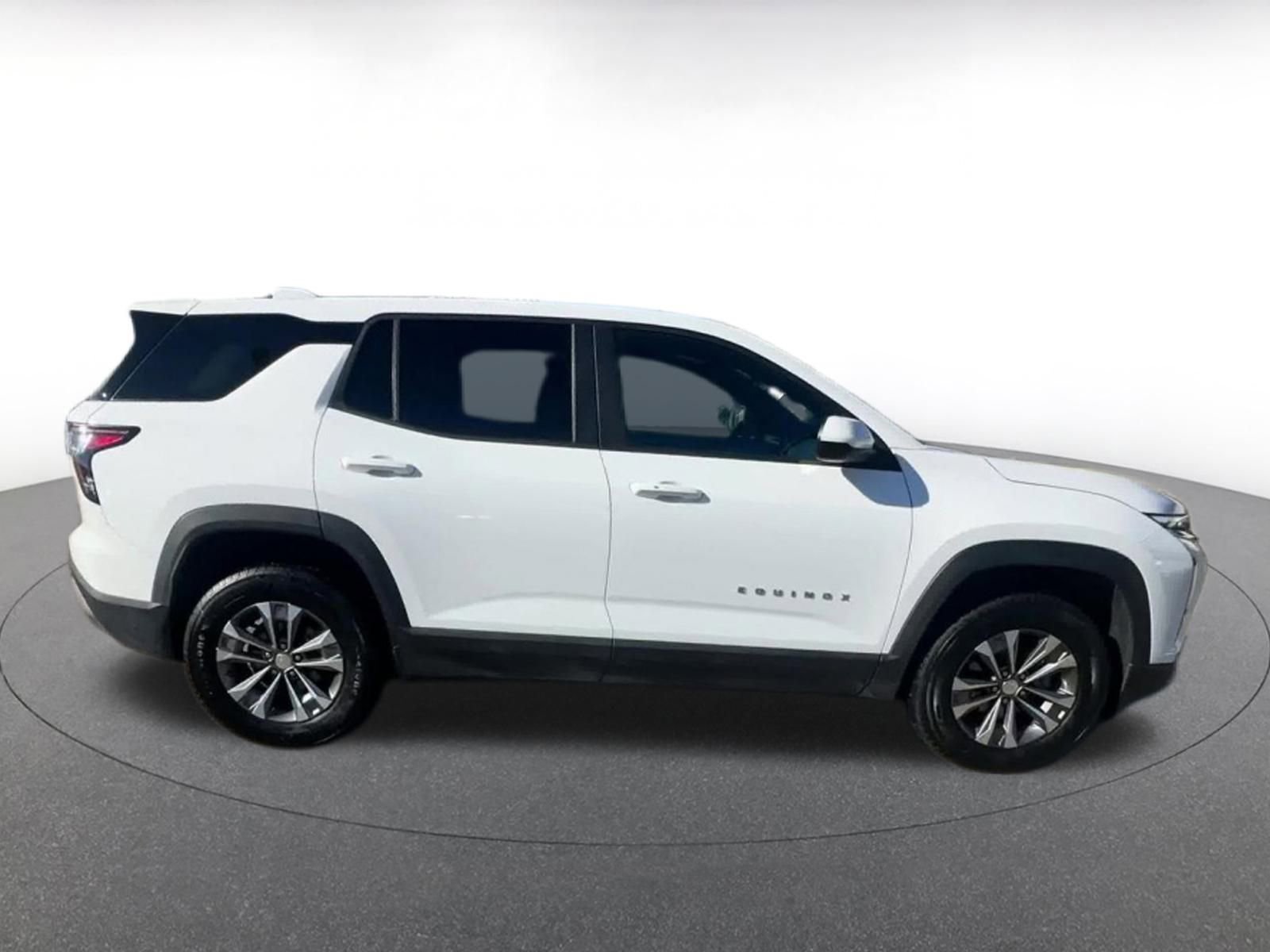 Used 2025 Chevrolet Equinox LT image 16