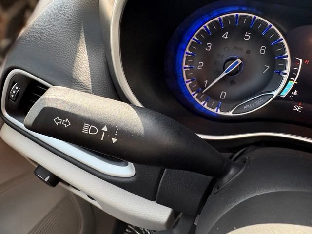 Used 2024 Chrysler Pacifica Touring-L FWD image 35