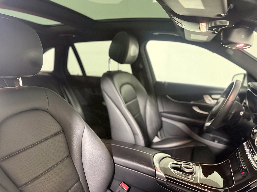 Used 2019 Mercedes-Benz GLC 300 4MATIC image 25