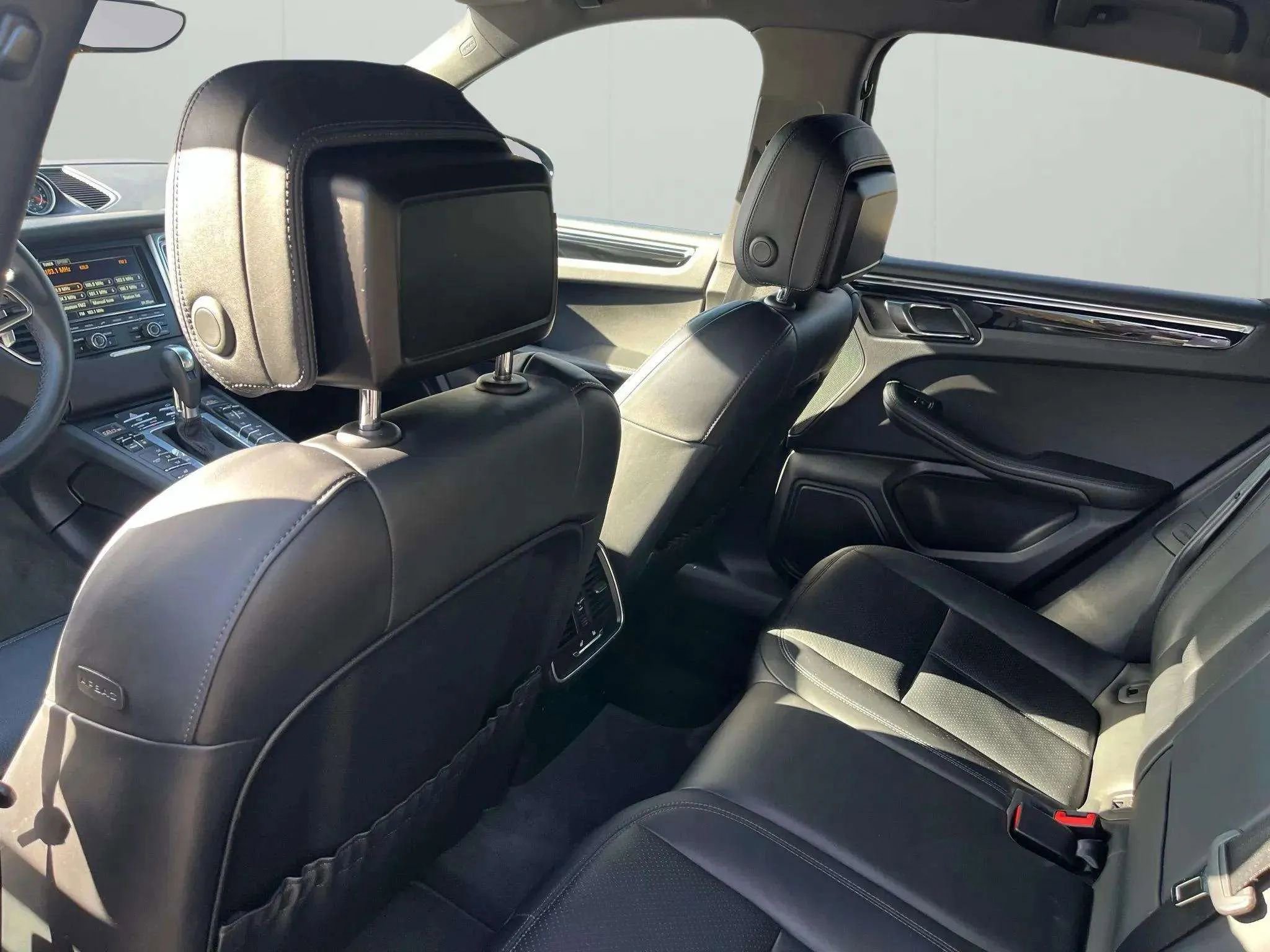Used 2016 Porsche Macan S image 21
