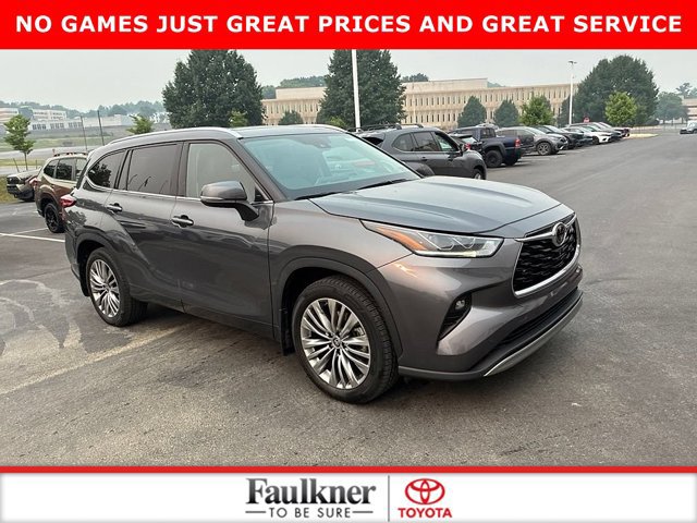 Used 2021 Toyota Highlander Platinum AWD/4WD image 2