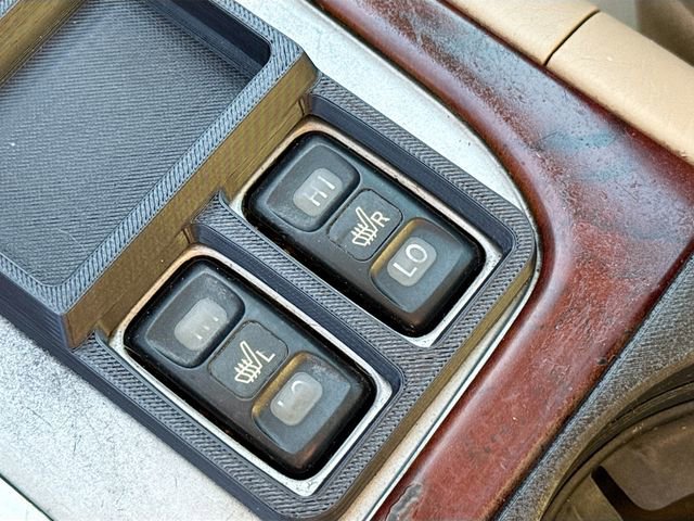 Used 2007 Toyota Land Cruiser w/ Convenience Pkg image 20