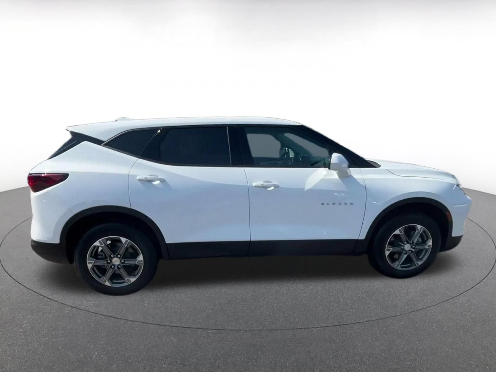 Used 2026 Chevrolet Blazer LT FWD image 15