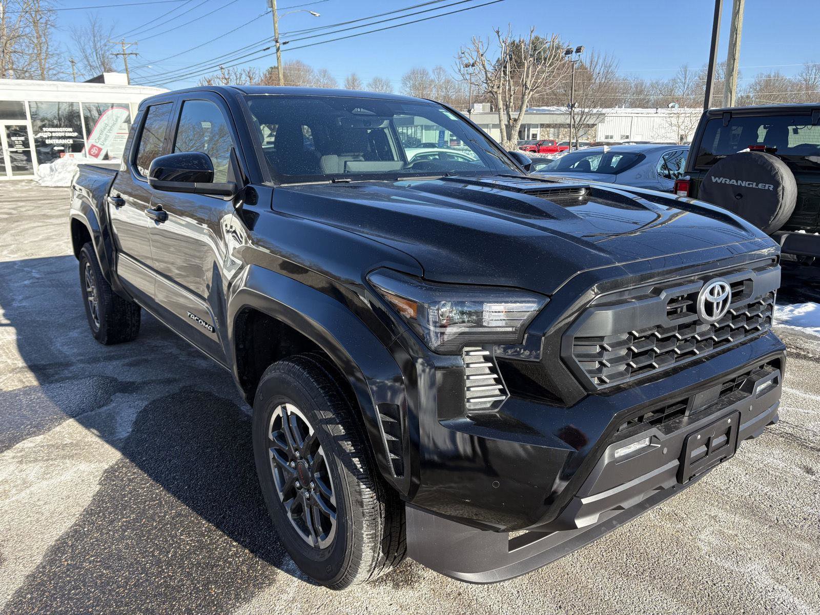 Used 2025 Toyota Tacoma TRD Sport w/ TRD Sport Upgrade Package image 9