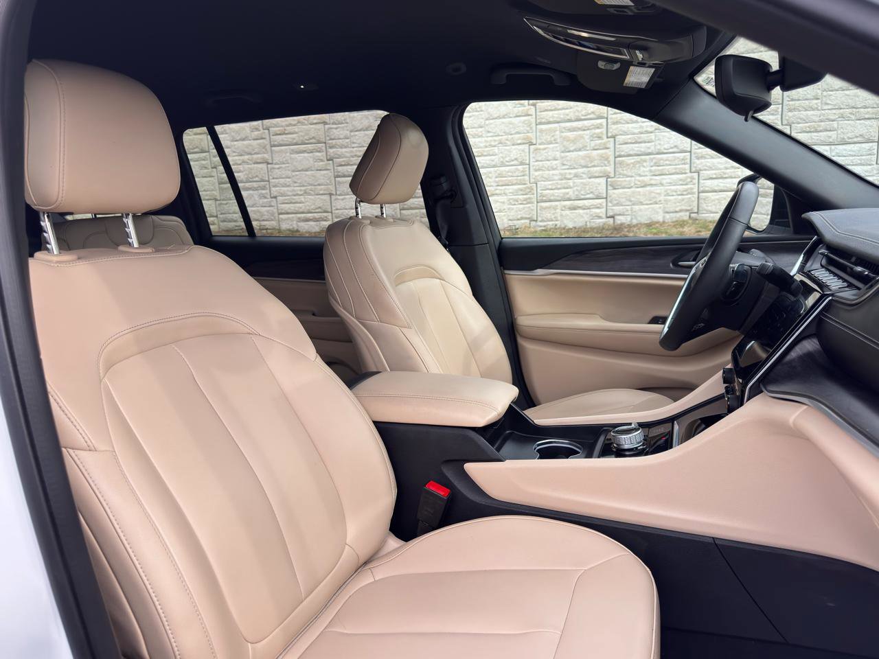 Used 2024 Jeep Grand Cherokee L Limited image 40