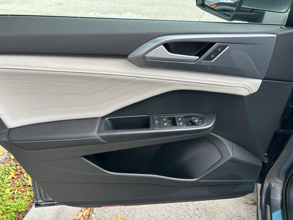 New 2026 Volkswagen Taos SEL AWD/4WD image 17