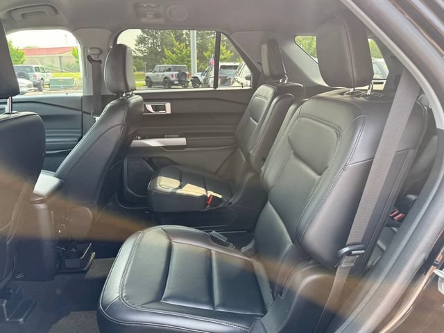 Certified 2024 Ford Explorer XLT w/ Equipment Group 202A AWD/4WD image 9