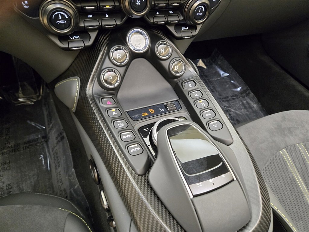 Used 2023 Aston Martin V8 Vantage image 38