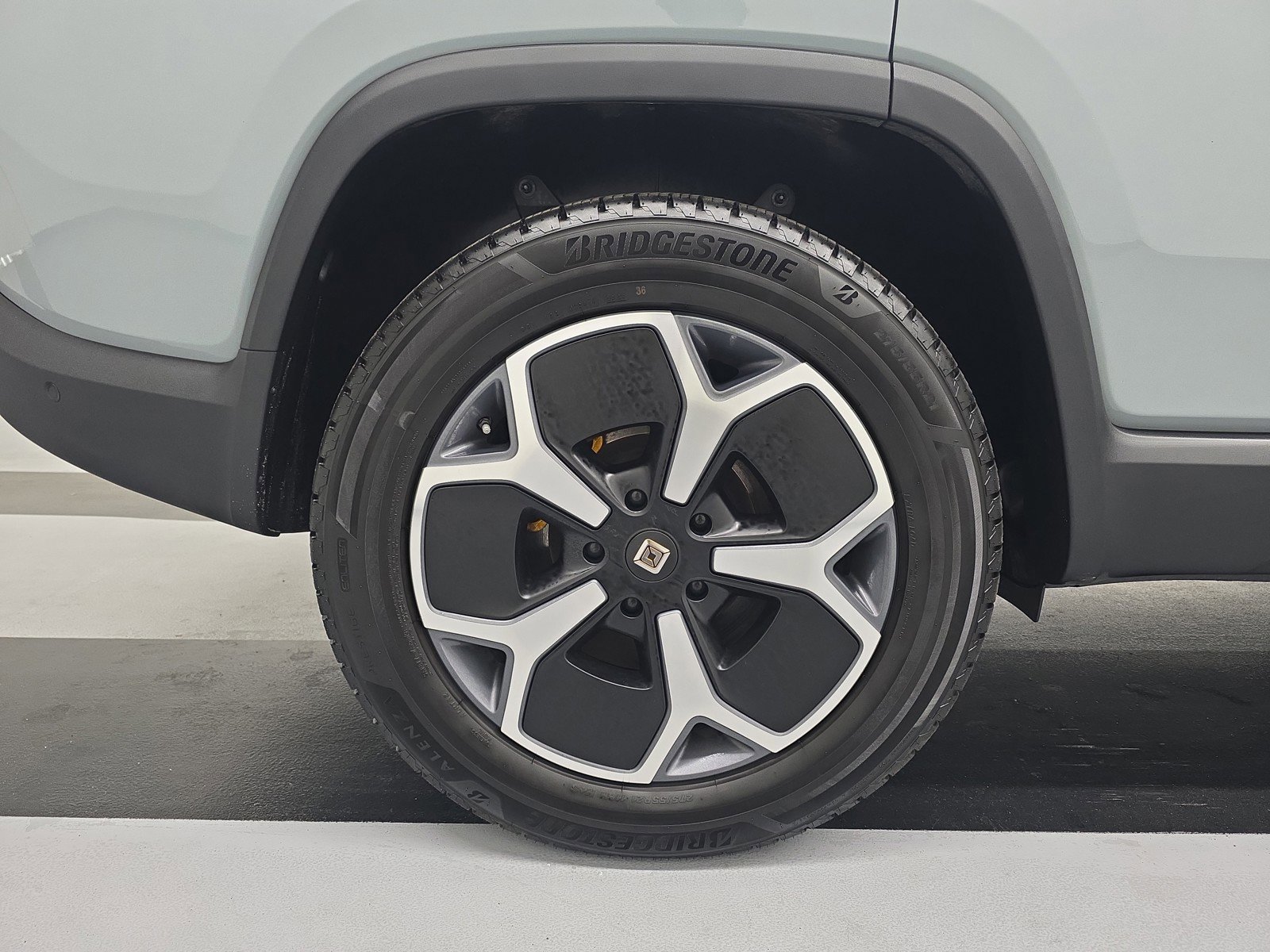 Used 2024 Rivian R1S Adventure AWD/4WD image 12