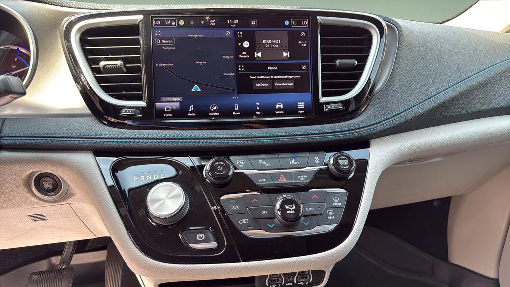 Used 2021 Chrysler Pacifica Touring-L image 25