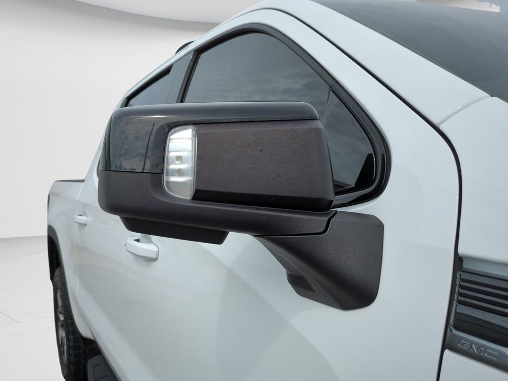 Used 2022 GMC Sierra 1500 AT4 w/ AT4 Premium Package image 11