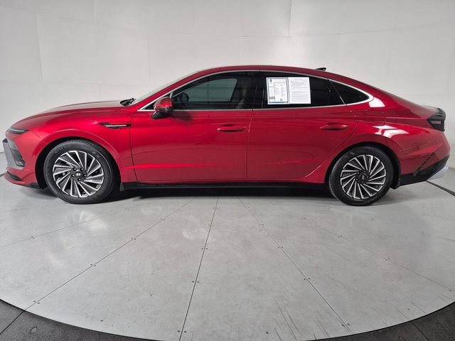 Used 2025 Hyundai Sonata Limited FWD image 2