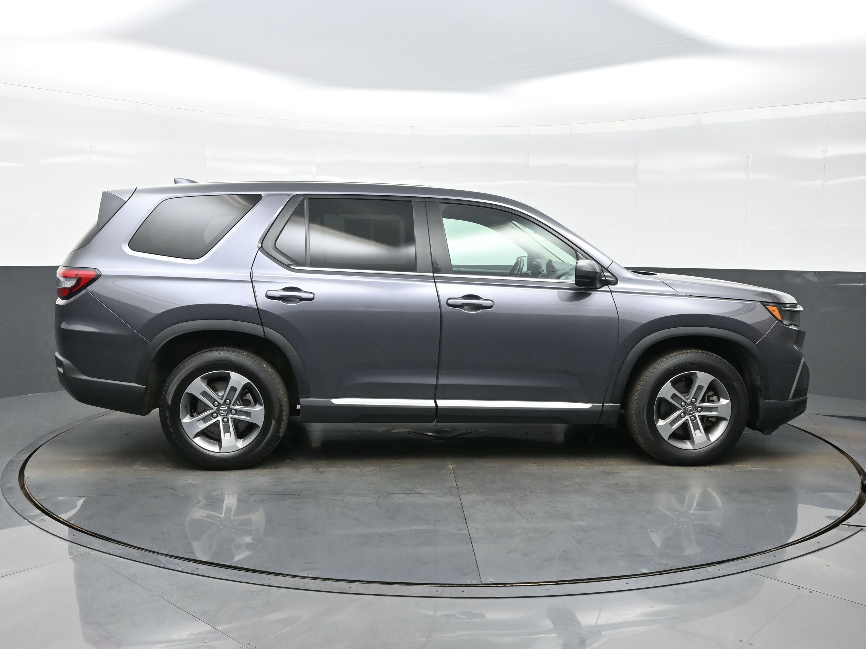 Used 2023 Honda Pilot EX-L image 7