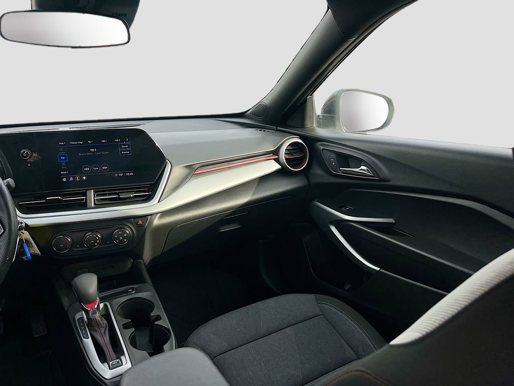 Used 2024 Chevrolet Trax RS FWD image 23