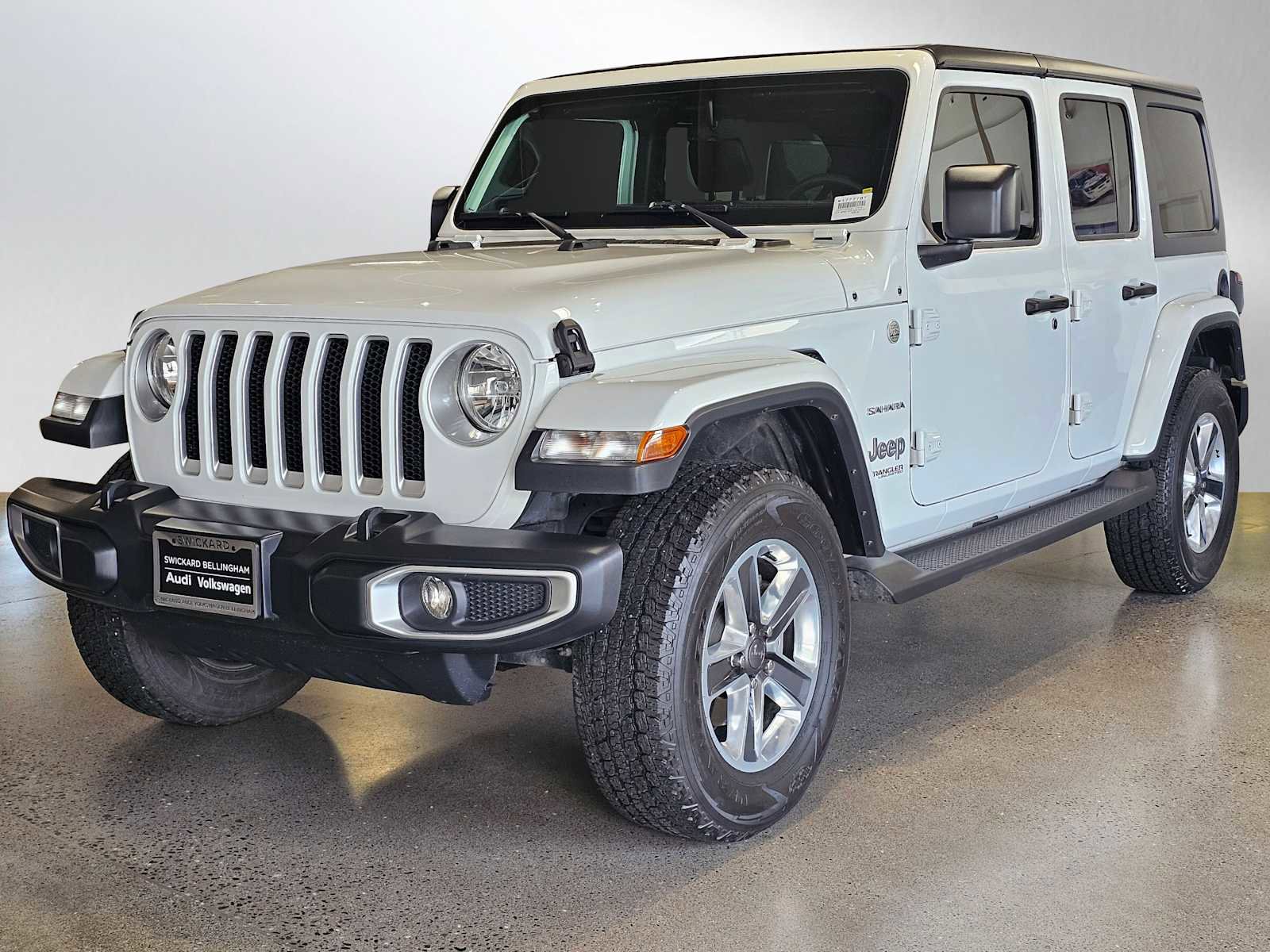 Used 2018 Jeep Wrangler Unlimited Sahara w/ Cold Weather Group image 3