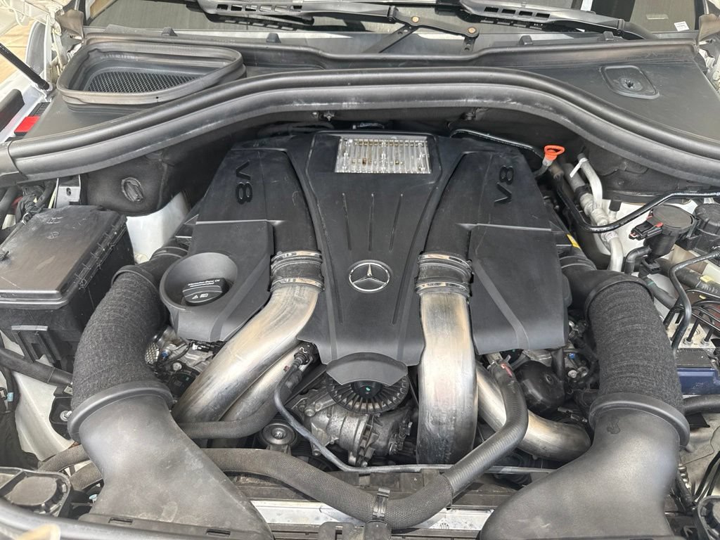 Used 2016 Mercedes-Benz GL 550 4MATIC image 25